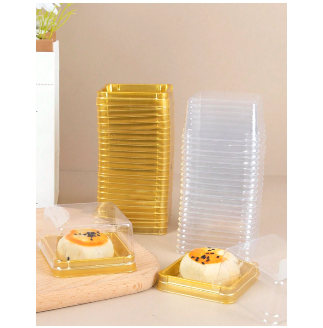 50Pcs Square Plastic Dessert Containers With Gold Base - Transparent