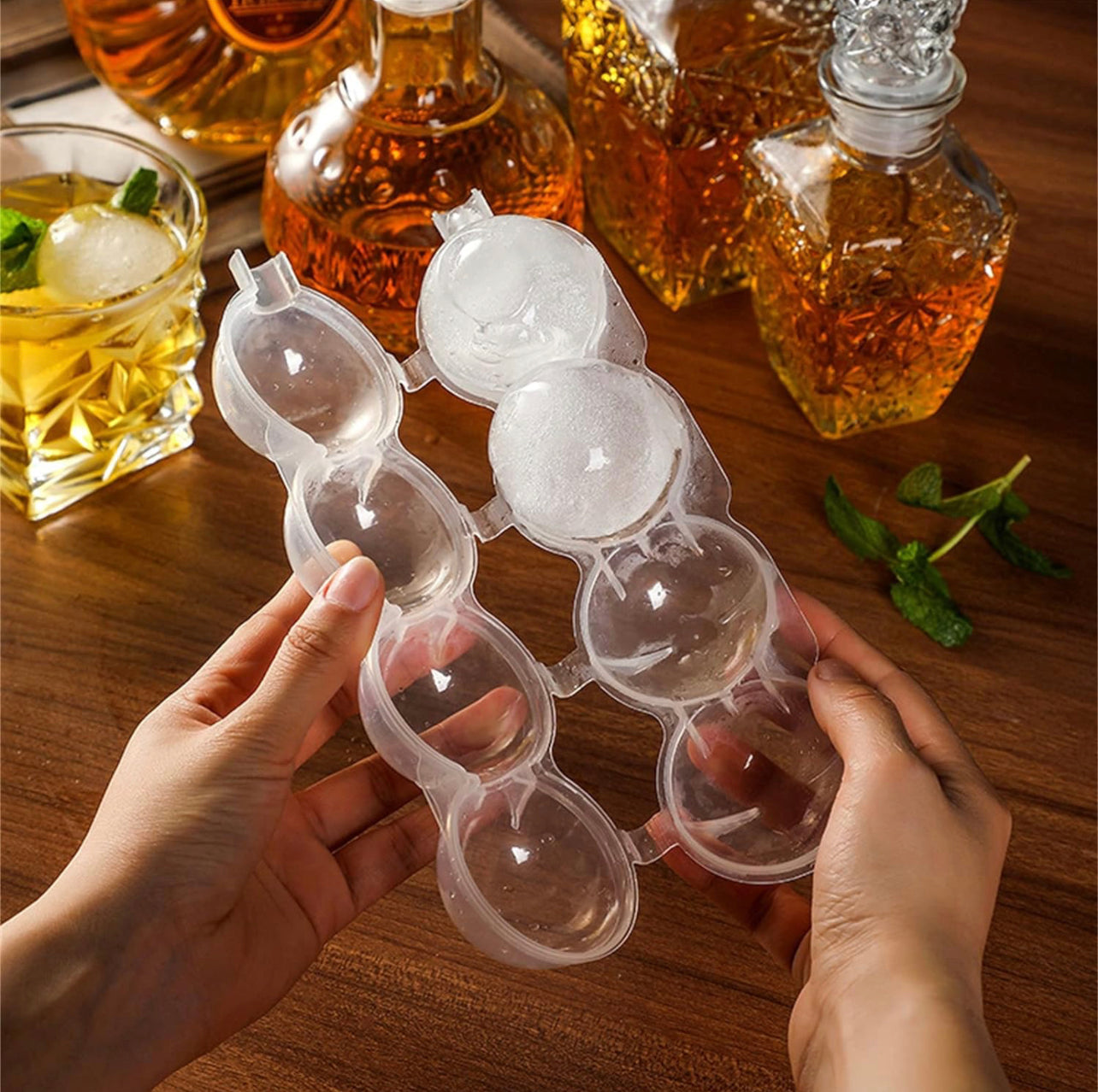 Four Hole Whiskey Round ice Hockey Mold Bar Ice Cube Ball Maker