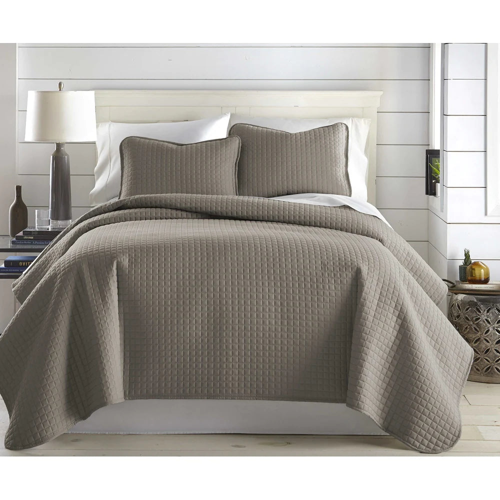 Solid 3-piece Queen Size Quilt Set