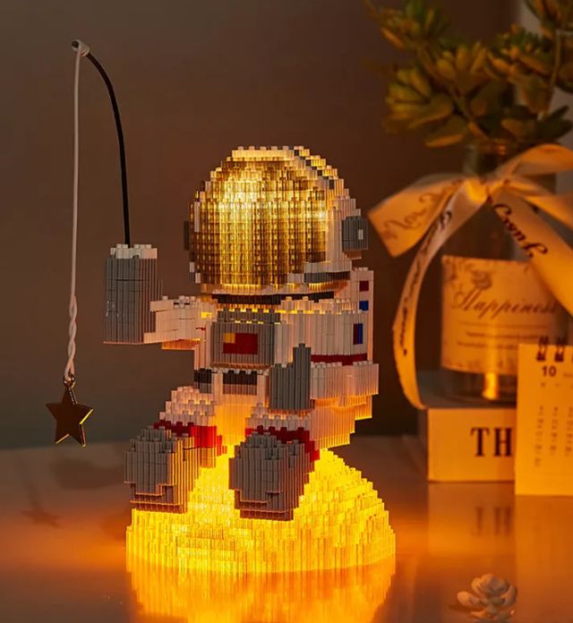 Fishing Star Astronaut 1110 Pcs Micro Building Blocks With LED Light