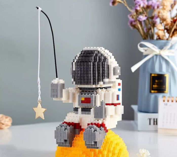 Fishing Star Astronaut 1110 Pcs Micro Building Blocks With LED Light