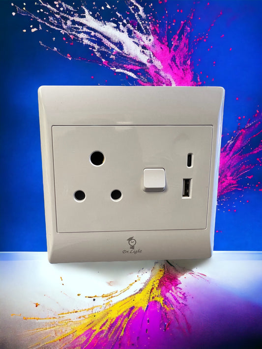 White Wall Socket With USB And Type c Slots(4X4) -16A 250V