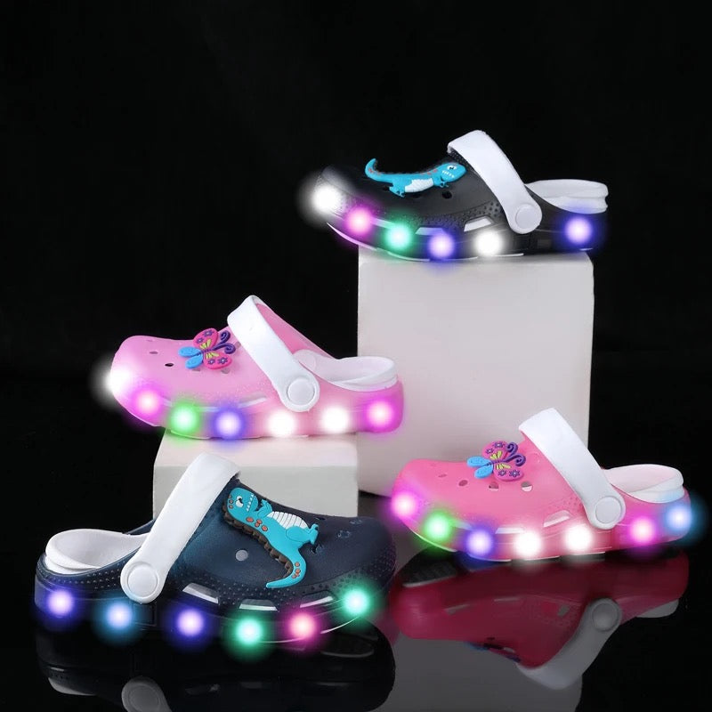 New Style Boys Girls Sport Beach Sandals Summer Kids Shoes With Light LED Hole Sandals Children Brand Fashion Sneakers 16 colors