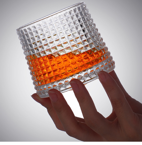 360° Rotating Whiskey Glass